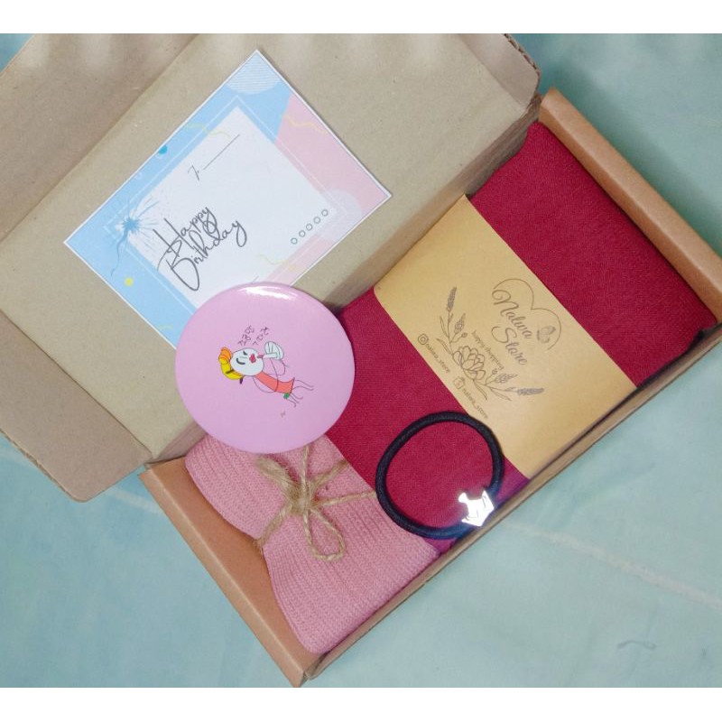 

HAMPERS GIFTBOX PREMIUM HIJAB TERMURAH KADO WISUDA NIKAH ULTAH