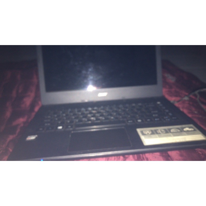 Laptop Acer AMD E1 Aspire Es 14