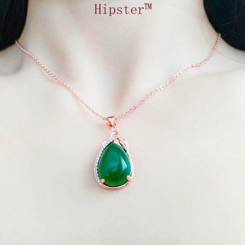 Fashion Hot Sale Classic Temperament Emerald Pendant Clavicle Chain