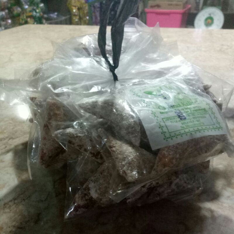 

cemilan snack gula-gula rajamanis.krupuk segitiga