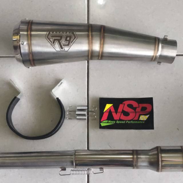 Knalpot racing model r9 gp series yamaha r15v2 . R15v3 . R15vva . R15  . R15 old . R15 new