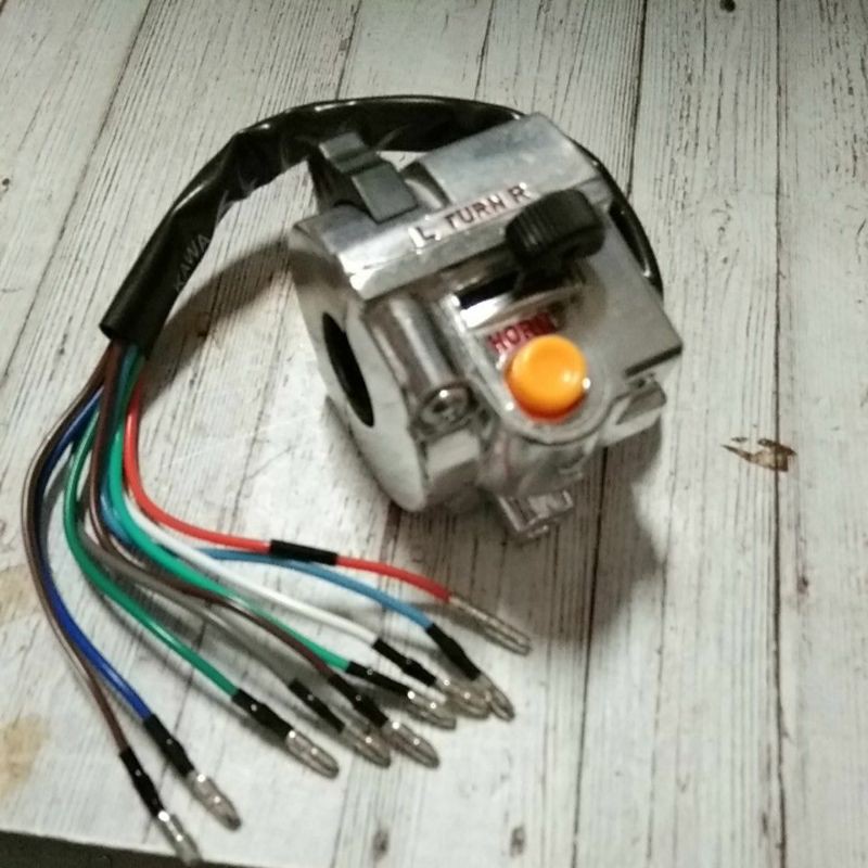 saklar kiri c700