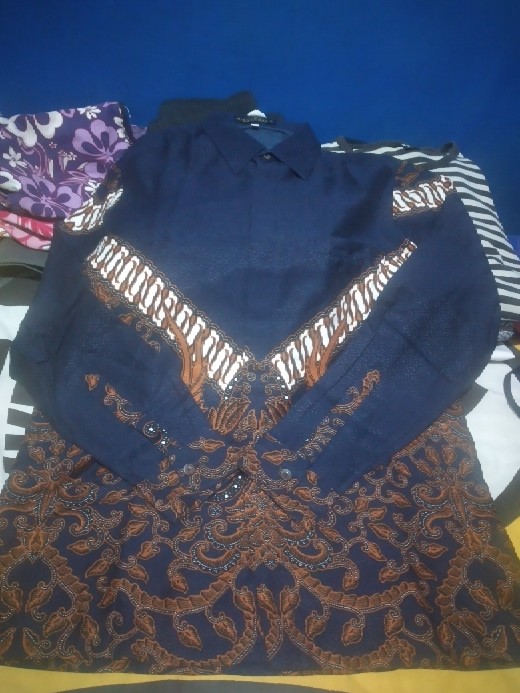 Kemeja Hem Batik Pria Rianty Benaro Lengan Panjang