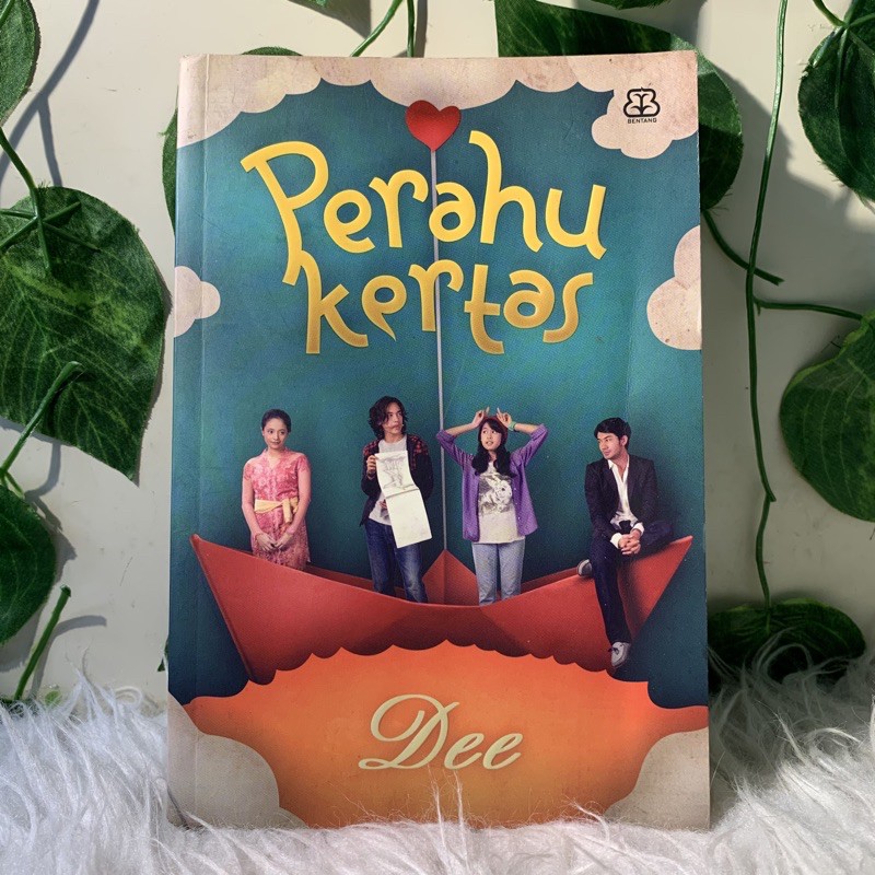 BUKU NOVEL PERAHU KERTAS PRELOVED