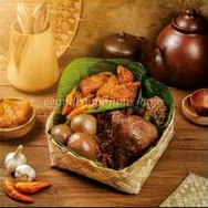 GUDEG YU DJUM FRESH VACCUM FROZEN (gudeg, krecek, dada/paha atas, telur 5) oleh-oleh / makanan khas 