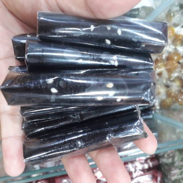 

Dodol Ketan Hitam Khas Garut