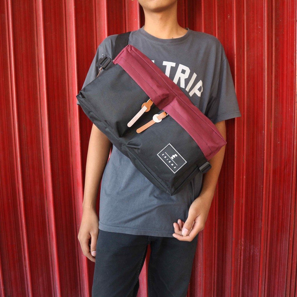 Tas Selempang Enigma Hitam Keren Slingbag Unisex Multifungsi Besar Tas Travelling Hangout Bagus