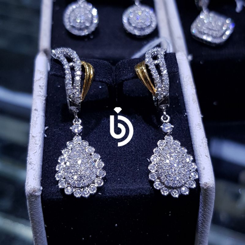 Anting emas putih berlian asli 1,09 carat natural diamond