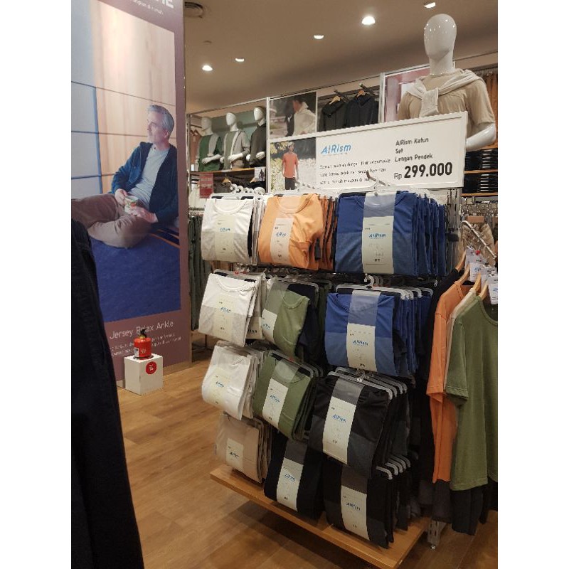 UNIQLO AIRISM SET LENGAN PENDEK