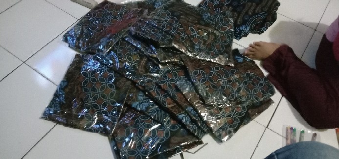 Manuk Peksi Merah Ori Florist Kemeja Batik Panjang Hem Pakaian Pria Seragam Batik Modern Batik Solo