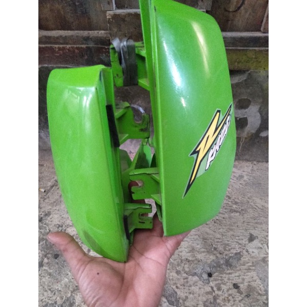 sayap depan luar Kawasaki Kaze R original
