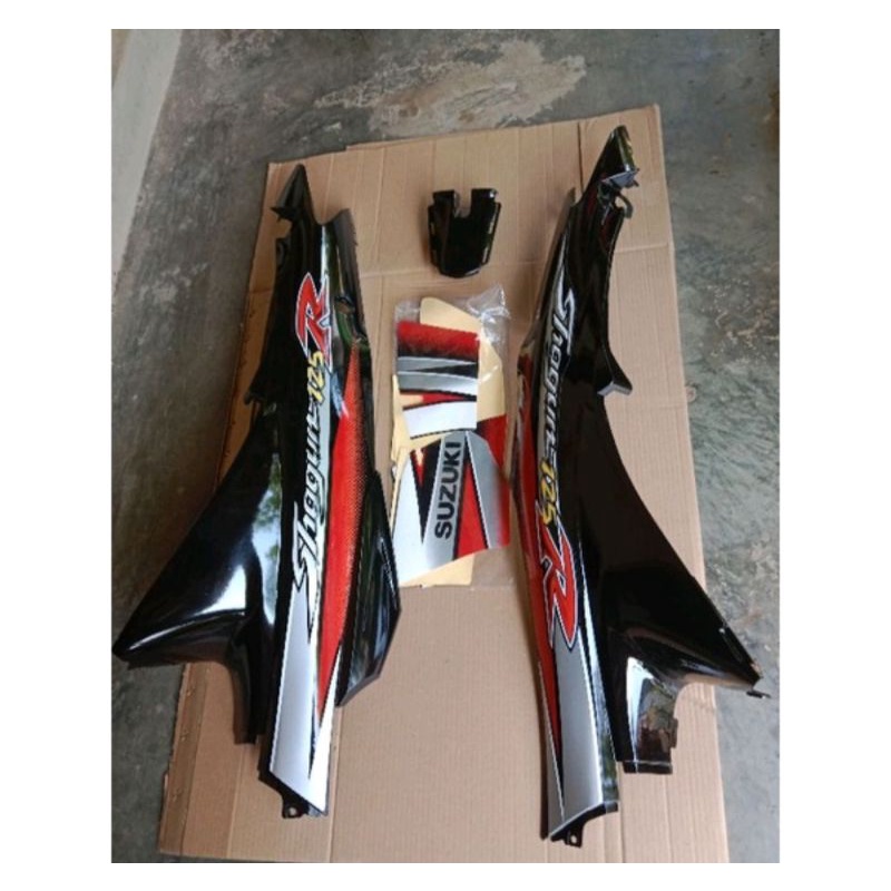 Cover Body Shogun 125 R warna hitam plus sticker