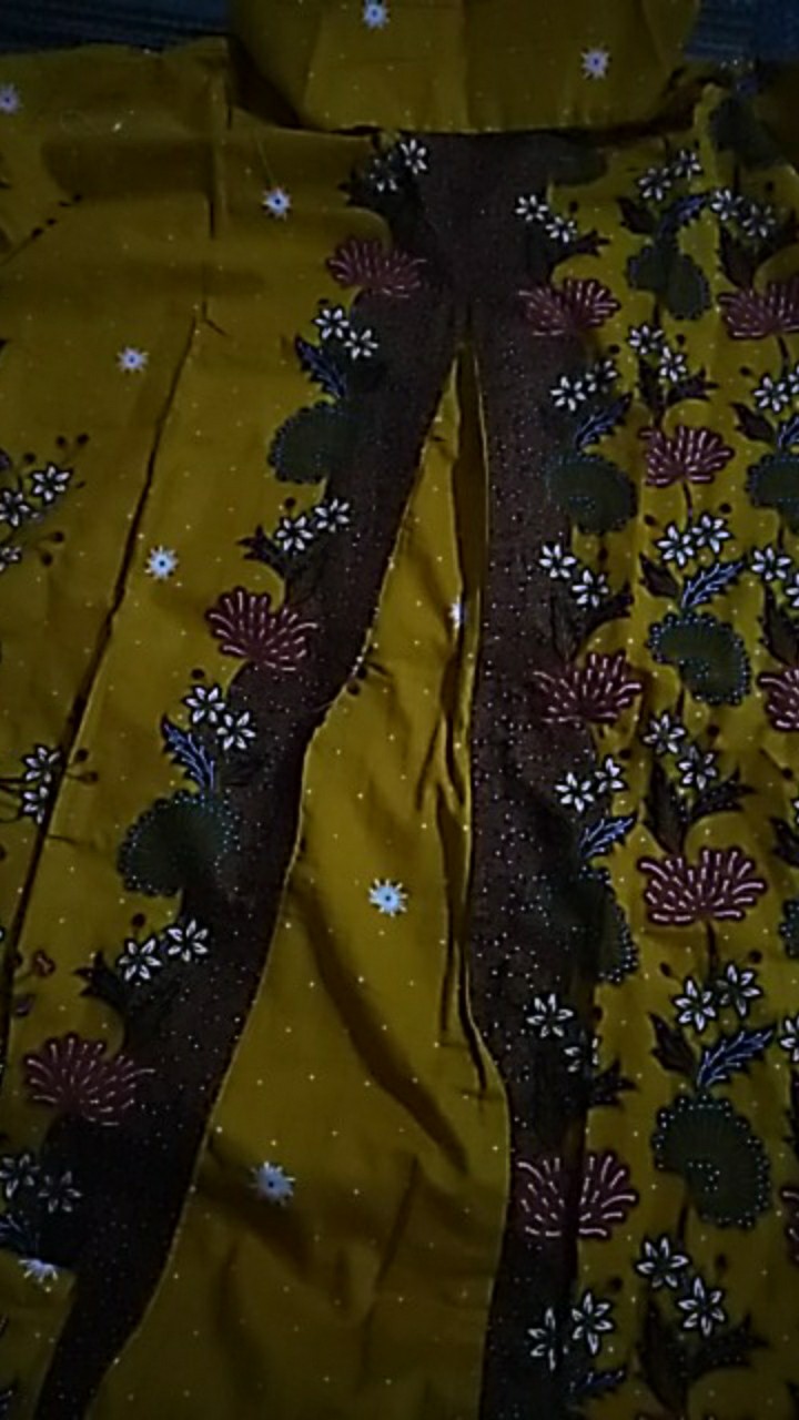 Grosir Terlaris Genes Jelita Tunic Navbor Yelbor Whitbor Creambor Tunik Batik Modern Hrb052