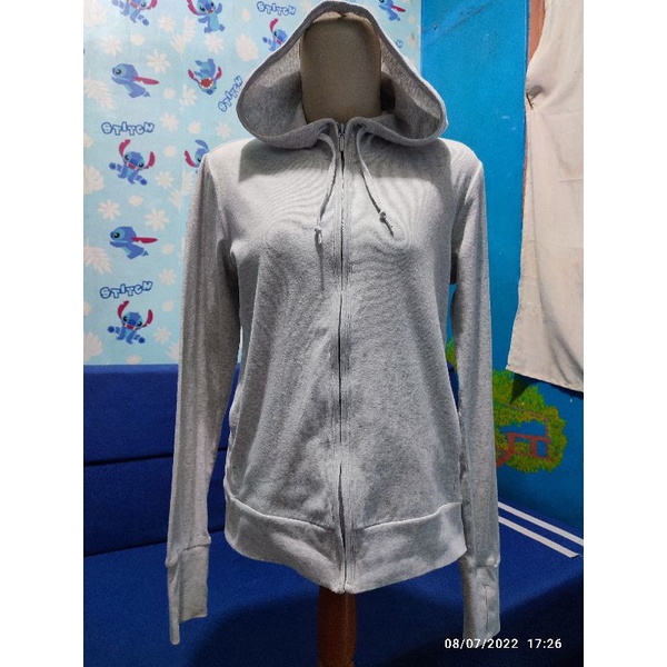 jaket jempol wanita uniqlo