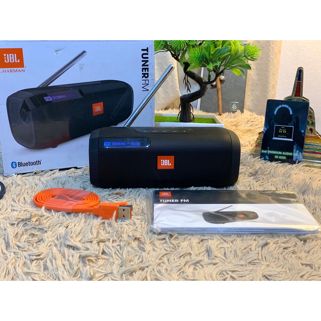 JBL Tuner FM Radio Portable Bluetooth Speaker Like New