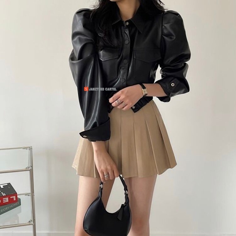 JNK x LUVI - Jaket Mantel Wanita Kulit Imitasi Hitam Bahan Semi Kulit Sintetis Viena Faux Synthetic Leather Jacket Shirt Premium Original 100% Genuine Black Kerah Potong Saku Ganda Kasual Liar Musim Dingin Style Korea KPOP Viral Kancing Elegan Gaya 2023