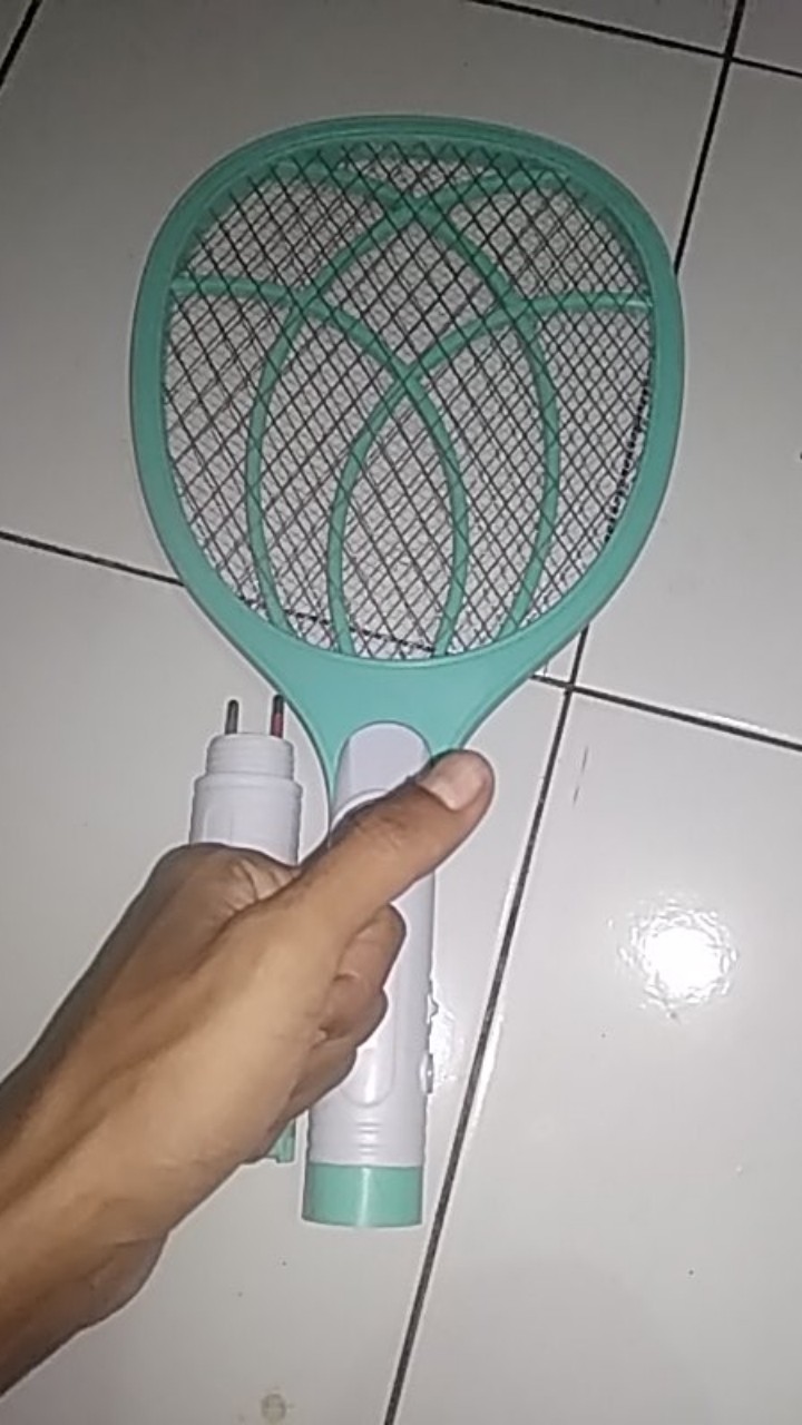 Raket Nyamuk Multifungsi Murah