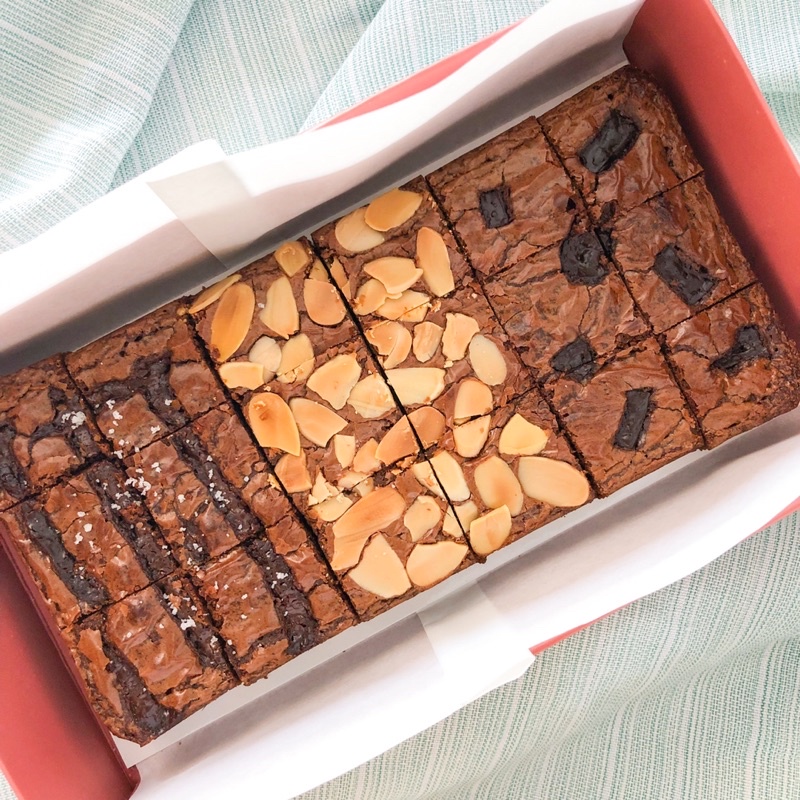 

BROWNIES BERBEDA RASA BROWNIES PANGGANG BROWNIES PREMIUM CALLEBAUT COKLAT BROWNIES CHEWY BROWNIES