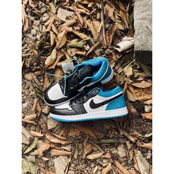 jordan one blue low