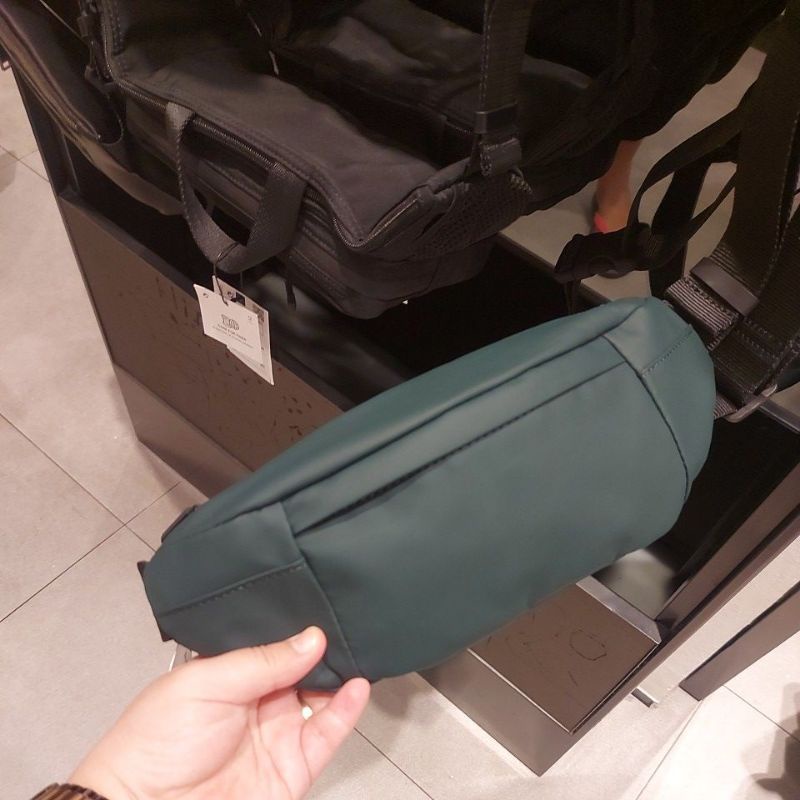 NEW ZARA MAN WAIST BAG