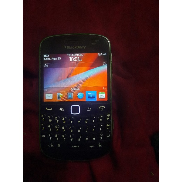 blackberry dakota 9900 second normal