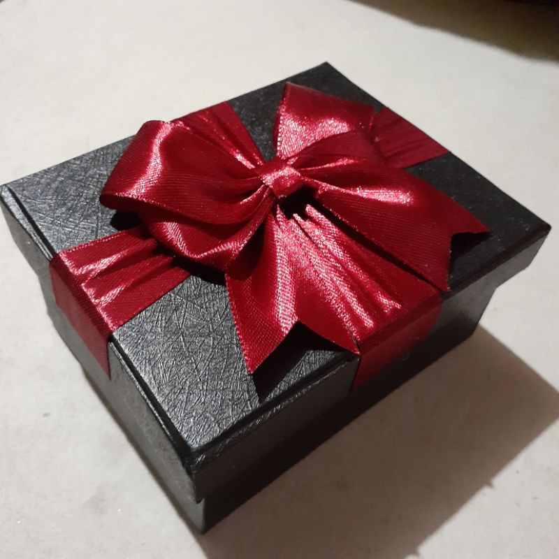 KOTAK KADO HITAM PITA MAROON SPESIAL HARDBOX GIFTBOX Bisa Reques Ukuran pilih warna