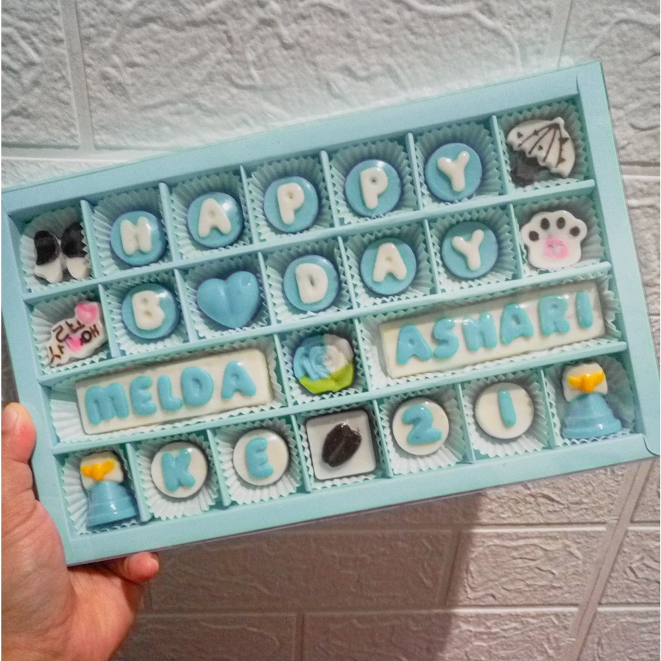 

Cokelat huruf custom kado ulang tahun/pernikahan/wisuda dll