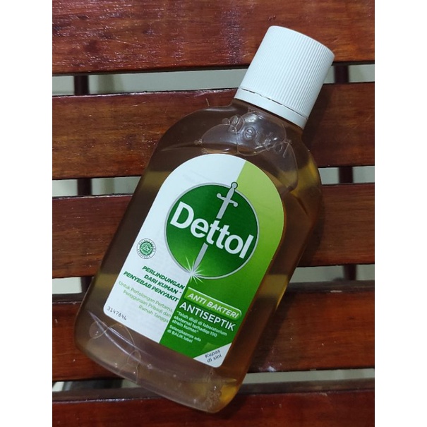 Dettol Antiseptik 245 ML  Pertolongan pertama pada luka  gigitan dan sengatan serangga