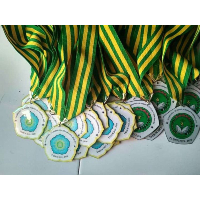 

medali kelulusan sekolah murah