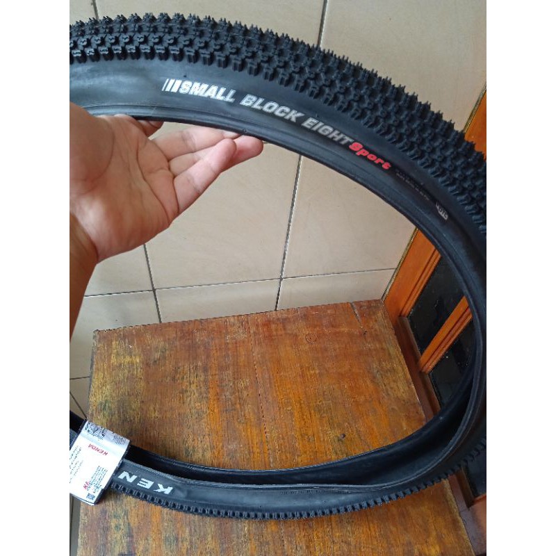 Ban Luar Sepeda Kenda Small Block Eight Sport 26 x 2.10 Semi Kevlar