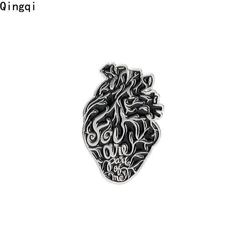 Bros Pin Enamel Bentuk Hati Dan Bunga Mawar Gaya Gothic Punk Untuk Hadiah Halloween