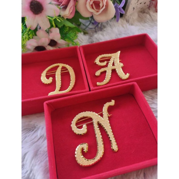 Bros Inisial Lapis Emas | Bros Ukir Nama | Bros Custom Lapis Emas