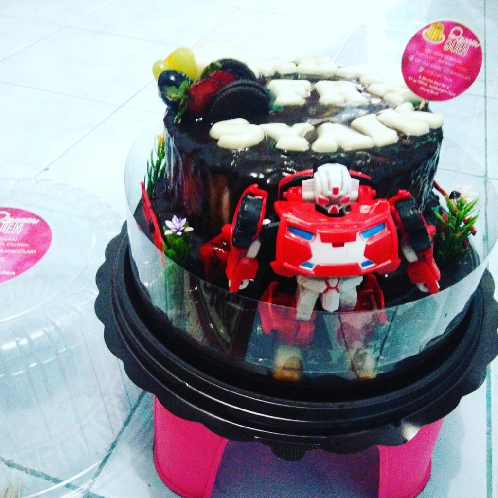 

PUDING ULTAH FULL COKLAT MOTIF ROBOT 25CM