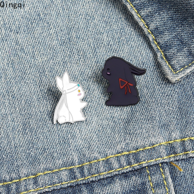 Bros Pin Enamel Desain Kartun Hewan Kelinci Warna Hitam Putih Untuk Hadiah