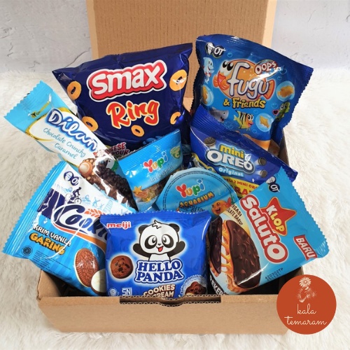 

Kado wisuda murah / Snack box murah / Paket kado / Hampers murah / Kado lucu