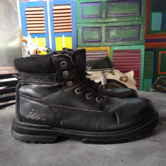SEPATU BOOTH KAPPA