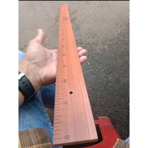 

PENGGARIS KAYU 1 METER