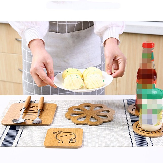  READY Tatakan Kayu Karakter Panci Piring  Gelas Tahan  