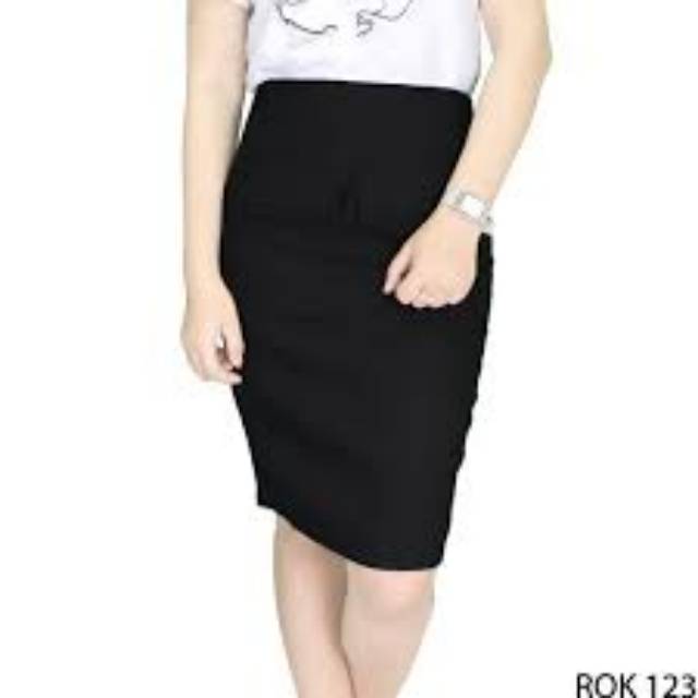 Rok span formal pendek wanita hitam