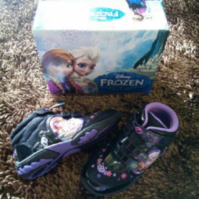 Sepatu anak FROZEN
