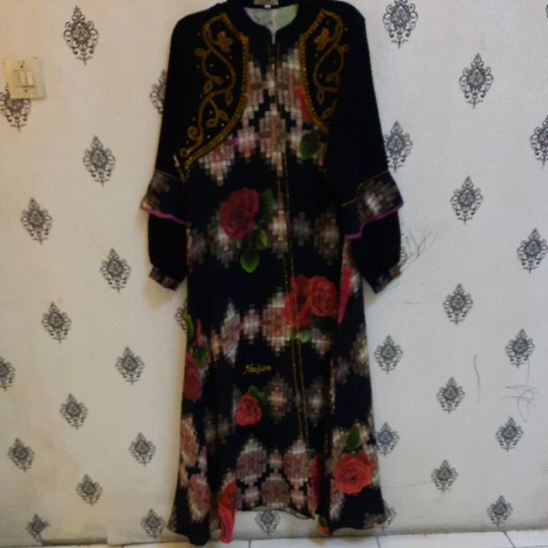 abaya hikmat kw najwa