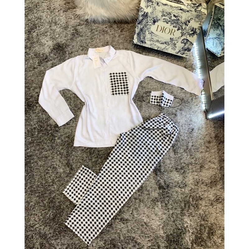 Baju Lengan Panjang One Set Dior Motif Kotak Hitam Berbahan Cotton Dengan Atasan Kemeja Warna Putih