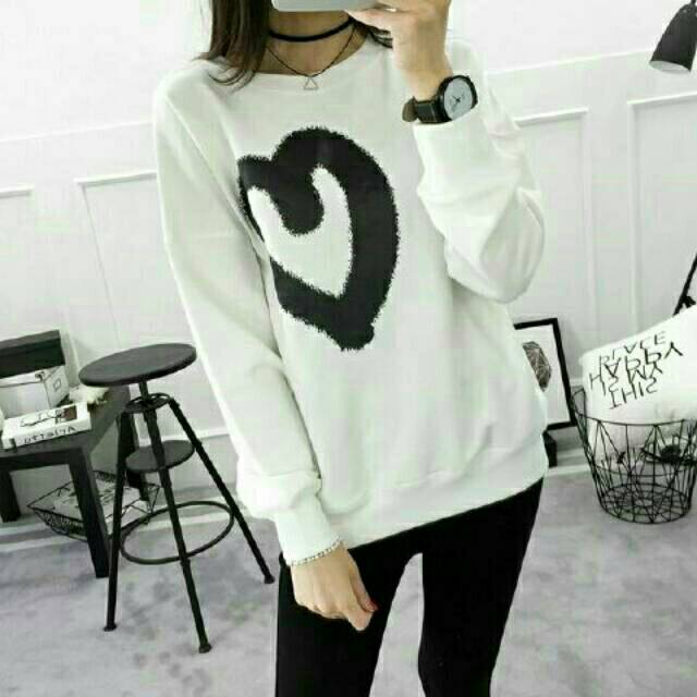SWEATER LOVE IS CINTA