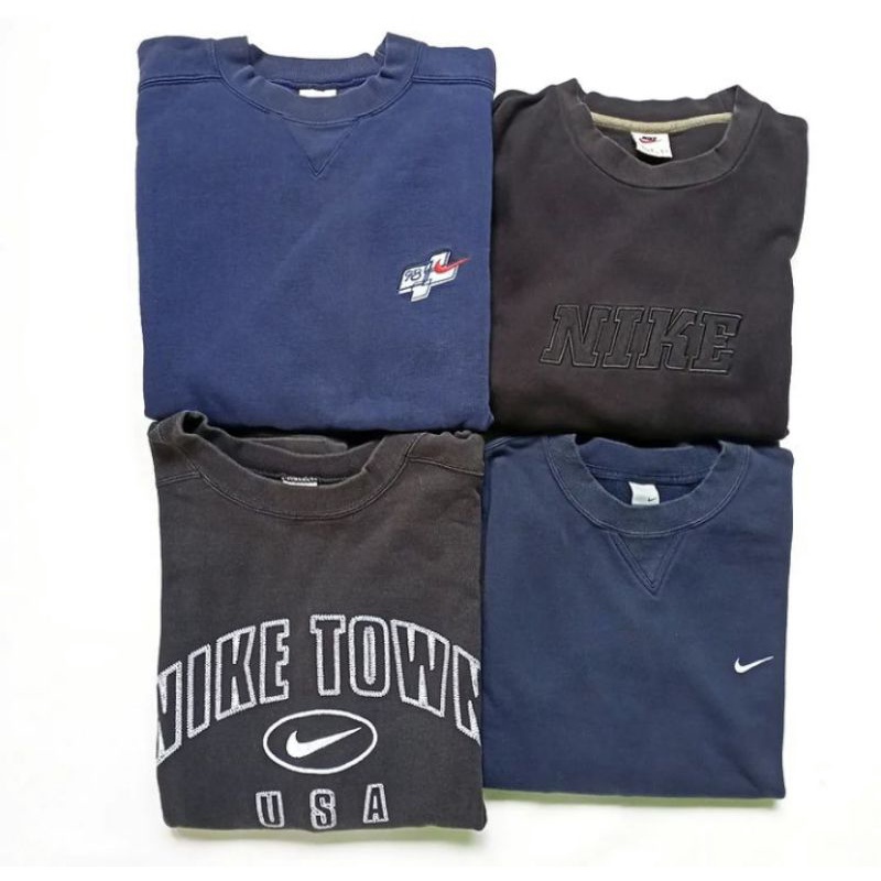 VINTAGE NIKE SWEATSHIRT