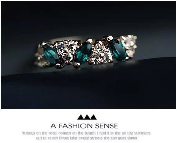 Retro sweet emerald fashion new glitter diamond ring i women E01