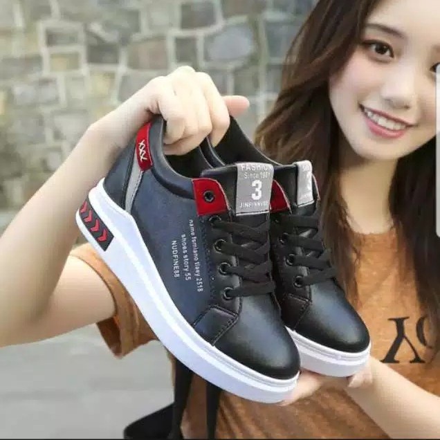 Sepatu Sneakers Tali Wanita Spatu Kets Cewek Casual Olahraga Joging Gaya Perempuan Kekinian Korea Import Terbaru Awet Original Sport Sekolah Premium Mewah Produk Lokal Murah Kualitas Terbaik Simple Putih Hitam Kanvas-2