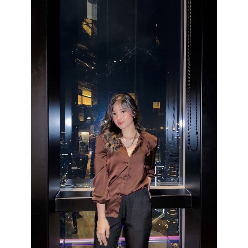 Kemeja satin / Kemeja satin wanita / Kemeja kerja / Baju satin / Baju kerja / Pakaian wanita / Kemej