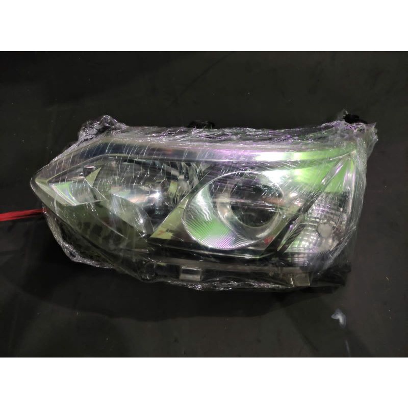 Headlamp lampu depan avanza 2016 2017 original