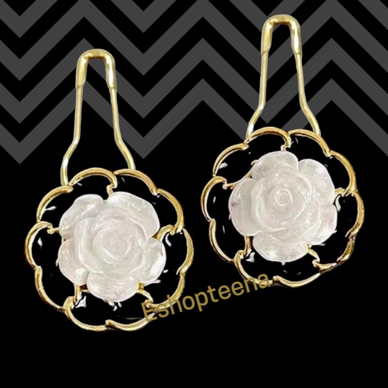 A185 anting hijab mawar putih lilitan gold hitam_anting jilbab