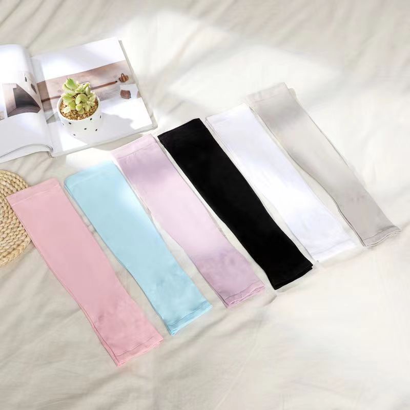 (Hello Girl) D40  Sepasang Sarung Tangan Manset Let's Slim Cool wristlet Original Import